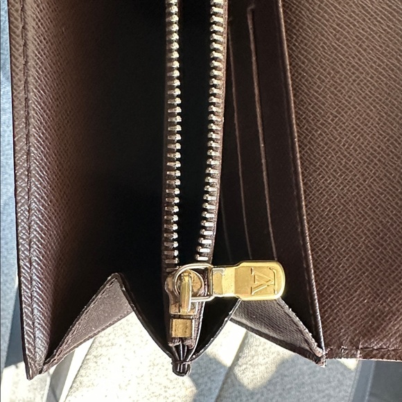 Authentic Louis Vuitton Damier Portefeuille Sarah Wallet - Picture 10 of 17